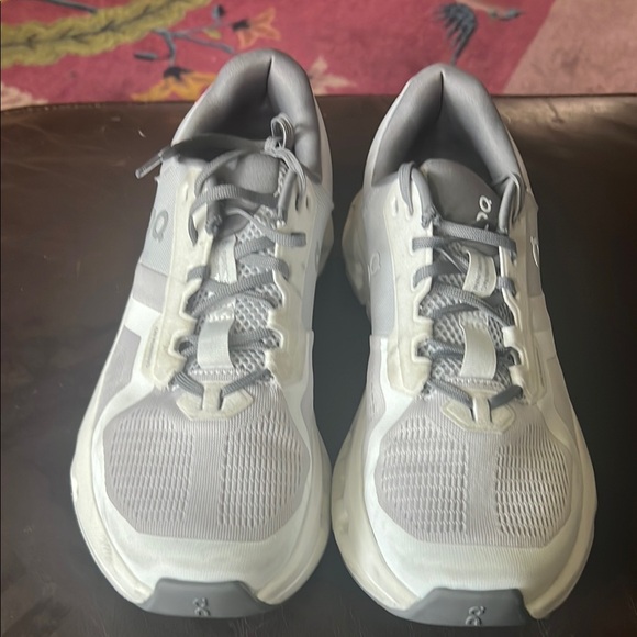 Women’s new On Cloud Runner - Picture 1 of 6